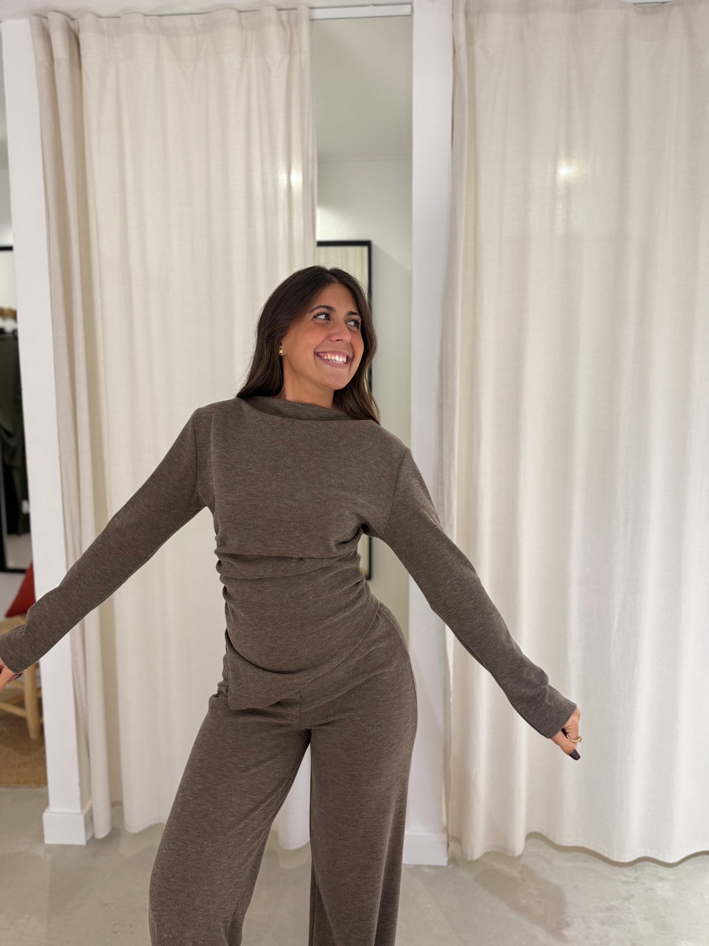 Conjunto “ALEXANDRA”