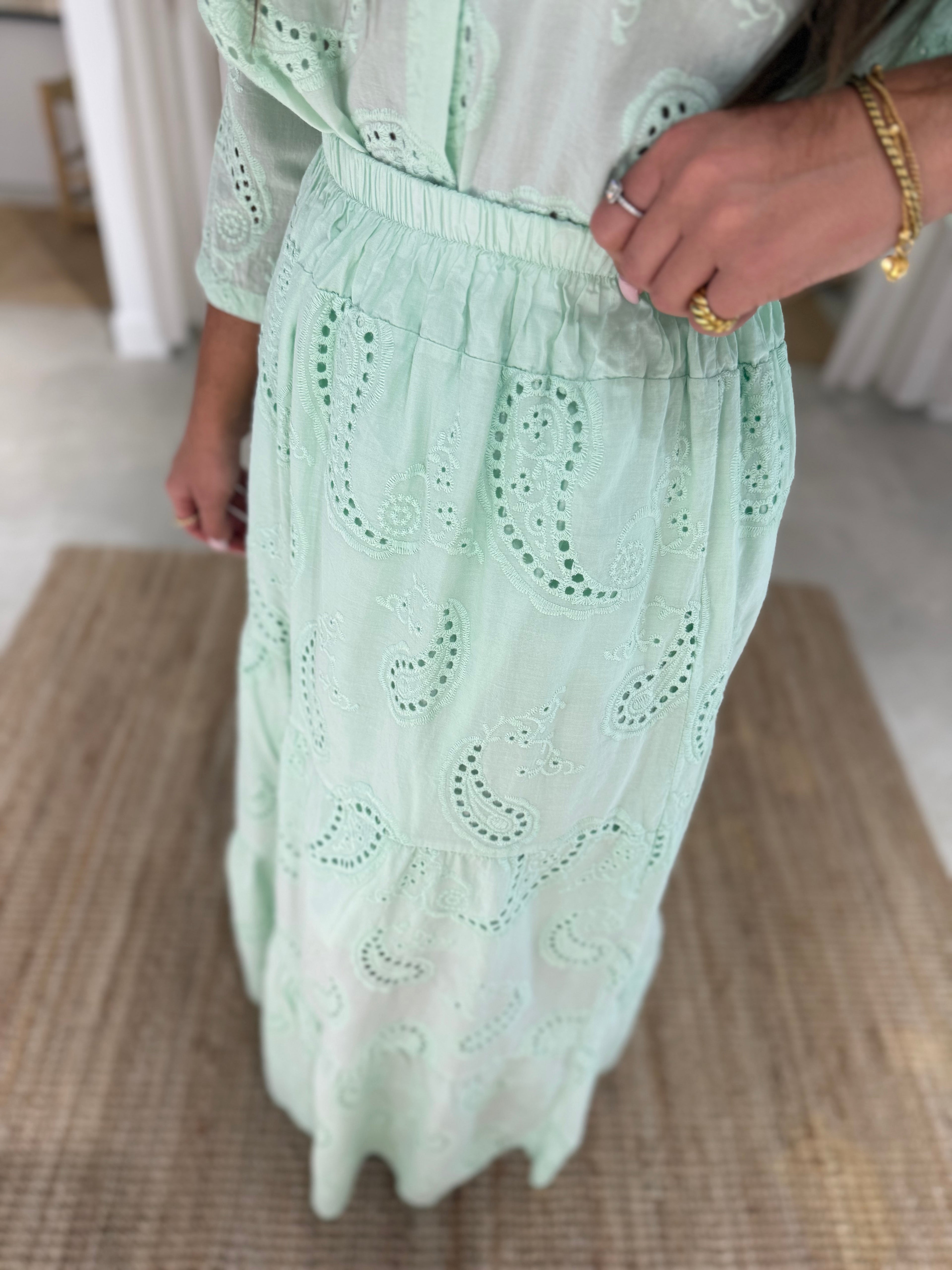 Saia “CÉLIA”